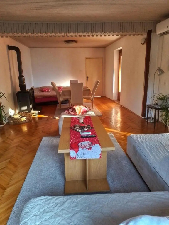 Villa Ella apartments