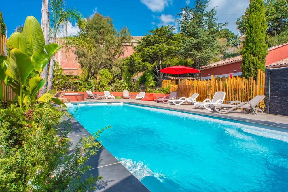 Hôtel et Appart Hôtel Les Flots Bleus