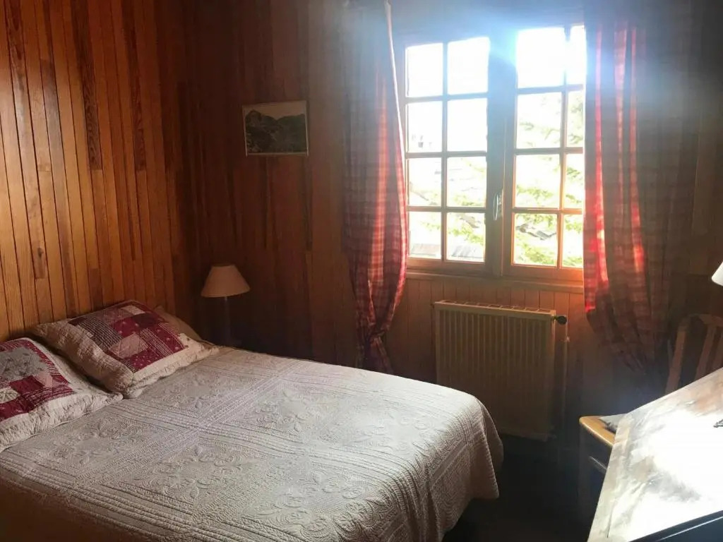Chalet Années 70 Spacieux pour 10 Pers. - FR-1-445-139