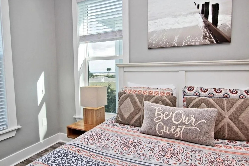 Hang 10 East Point Cottages Unit H by Youngs Suncoast