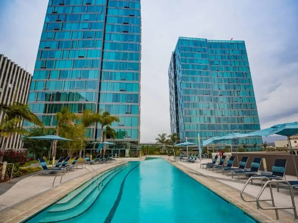 Modern La 2 Bedroom Luxury Suites