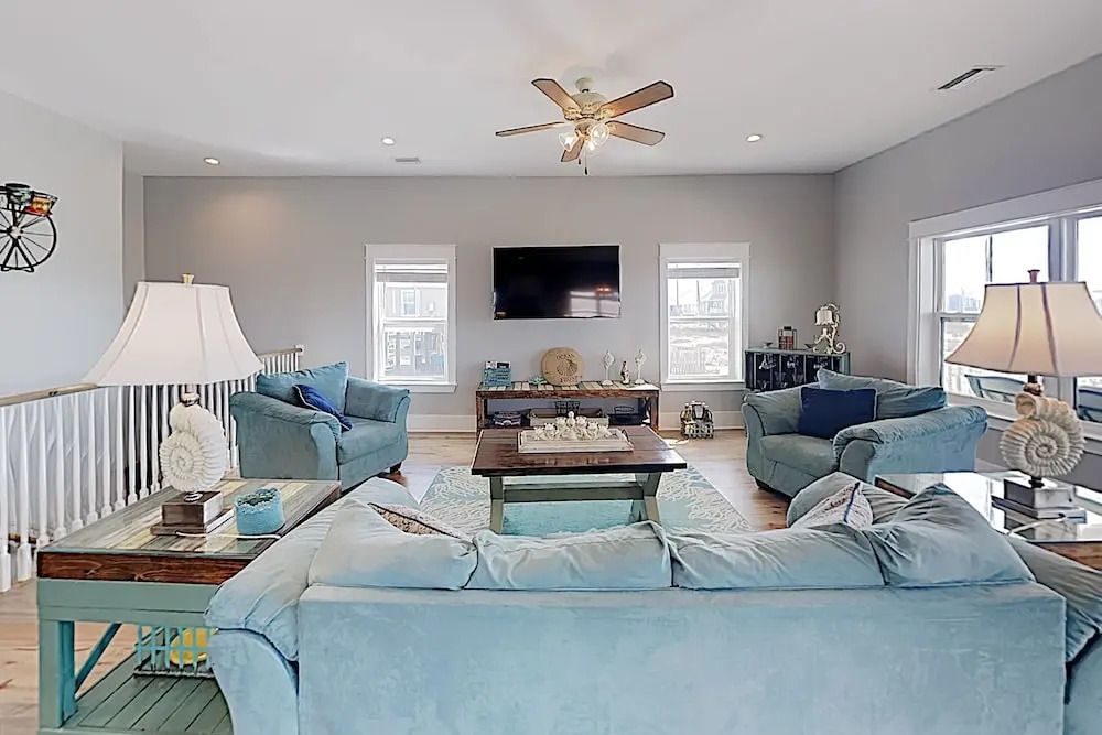New Listing! Ellie Fish Gulf Gem W/ Balconies 4 Bedroom Home
