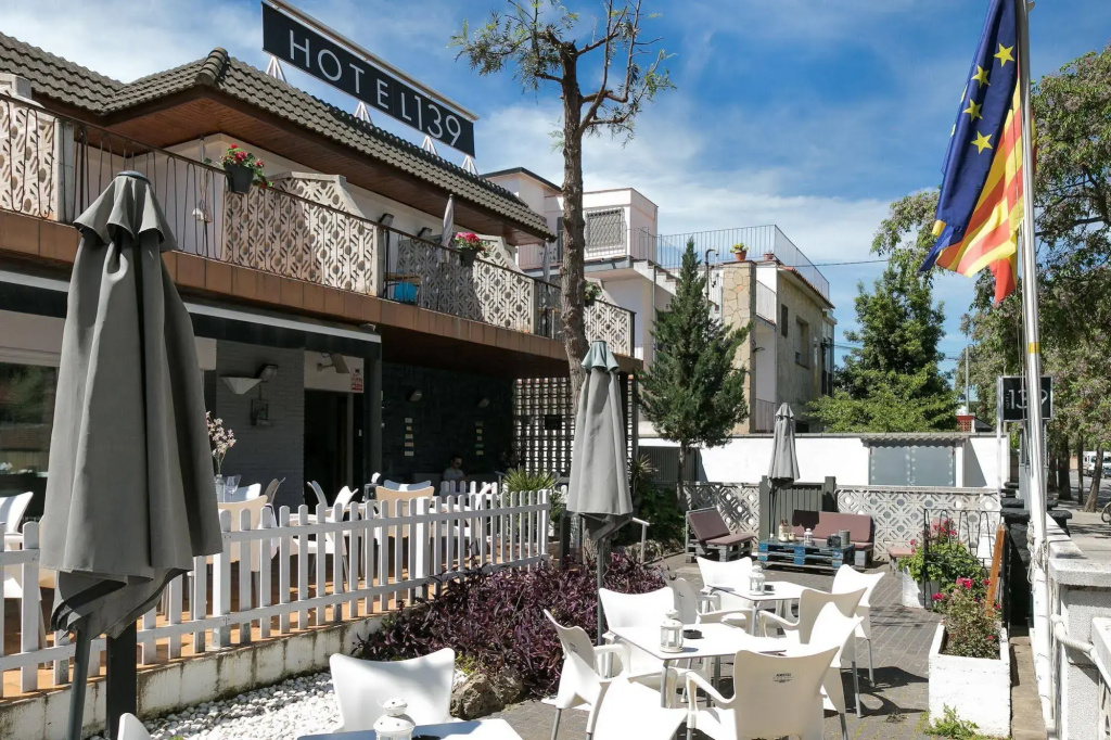 Hotel 139