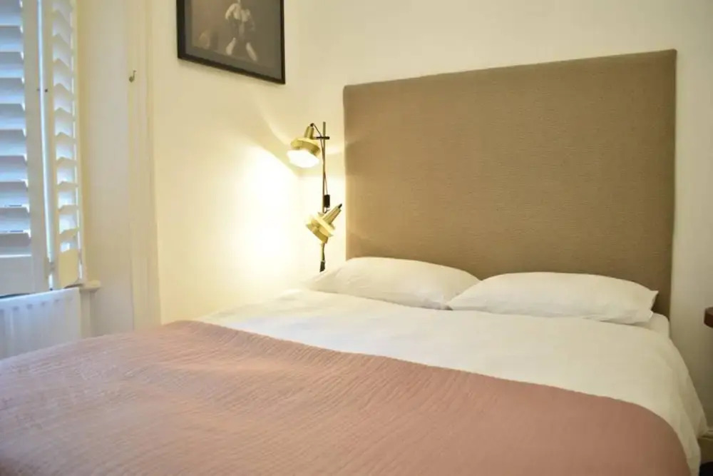West Kensington Stunning 2 Bedroom Flat With Balcony