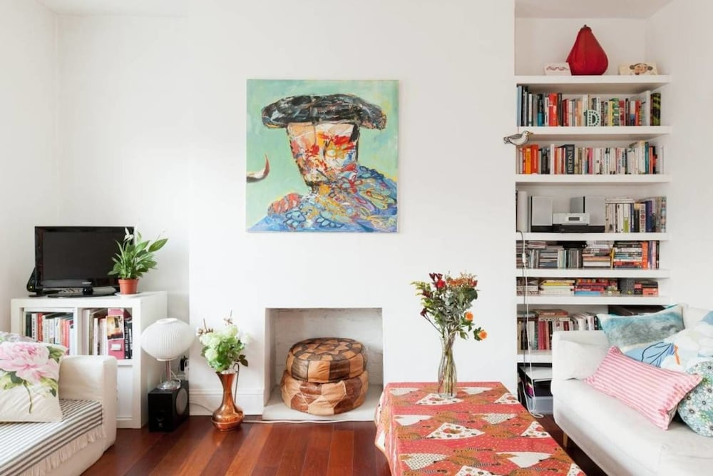 Arty Islington Home