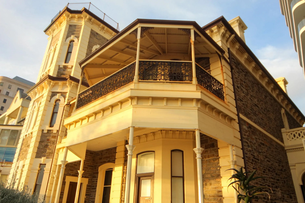 Seafield Tower Glenelg Apartment