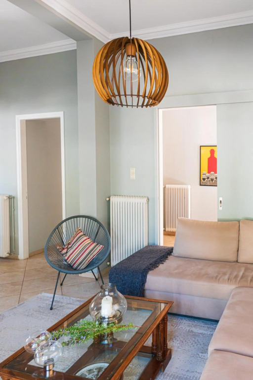 Bright 2bd apt, garden view & parking - Glyfada