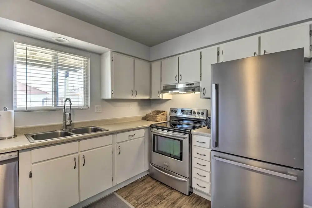 Private Yard! Pet-Friendly Tucson Getaway