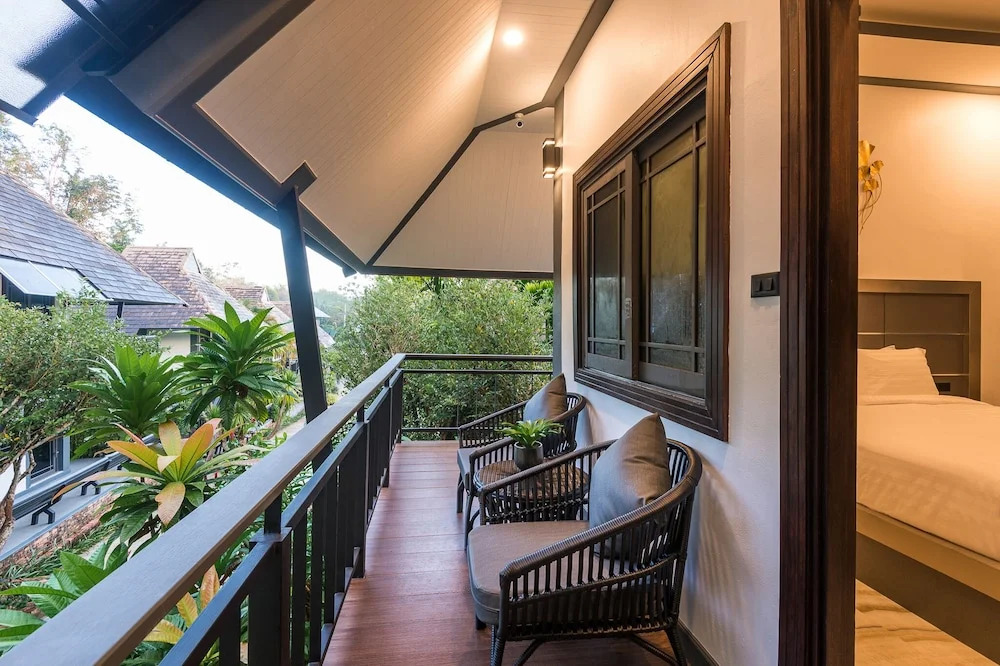 Loy Chalet