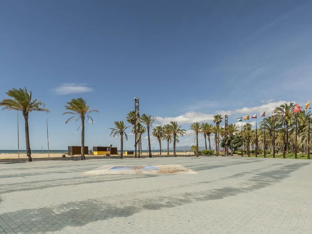 Urban Apartment in Salou near Playa Levant Sea Beach
