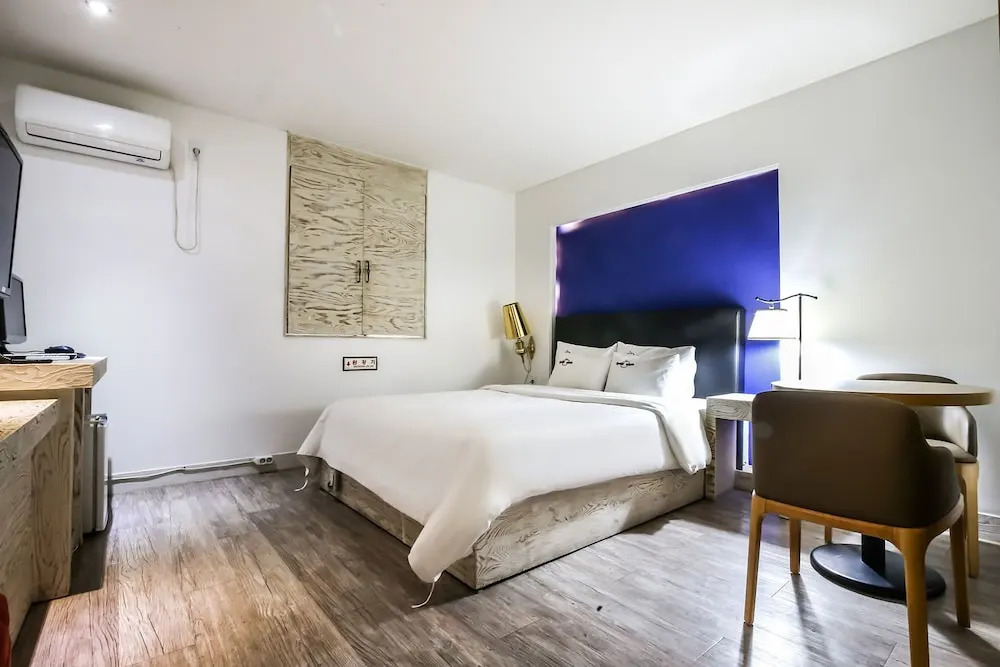 Apple Hotel