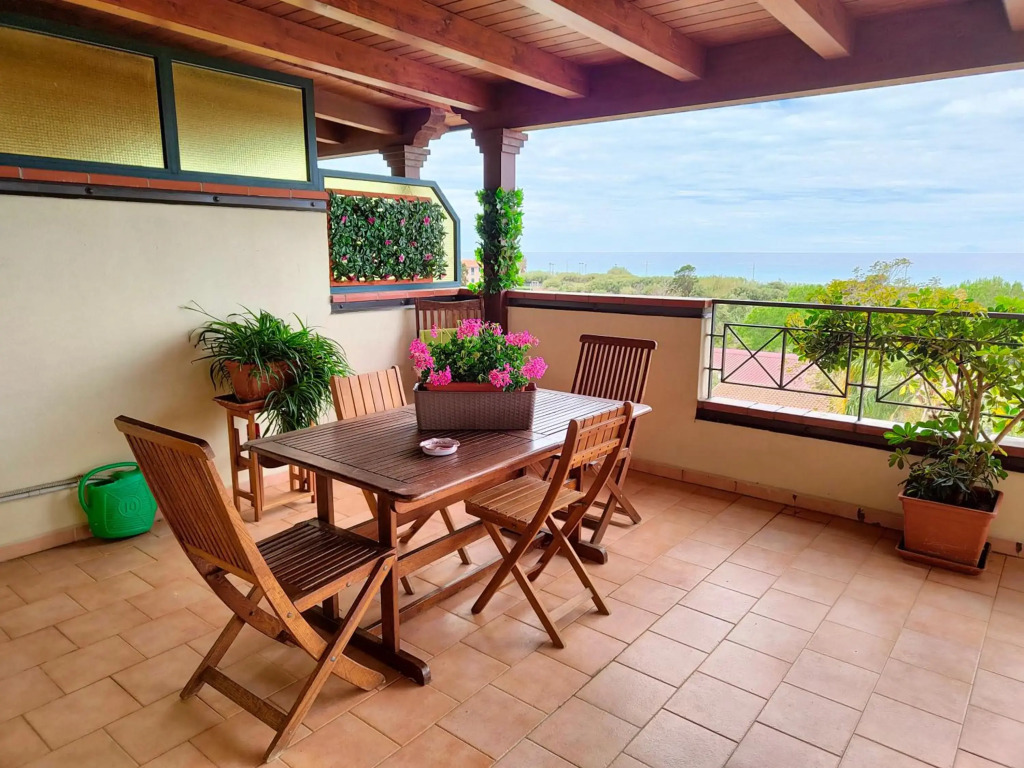 "Appartamento del Mare Gliaca" con vista Isole Eolie,ampia terrazza e parcheggio privato gratuito