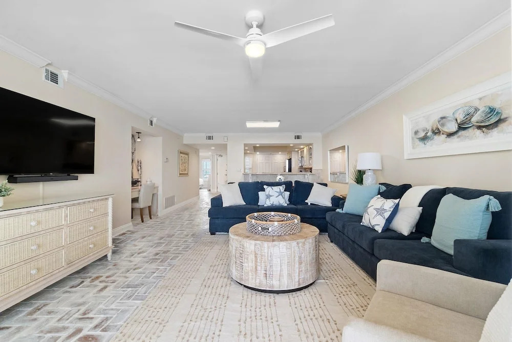 Seaspray East 825-gulf Front