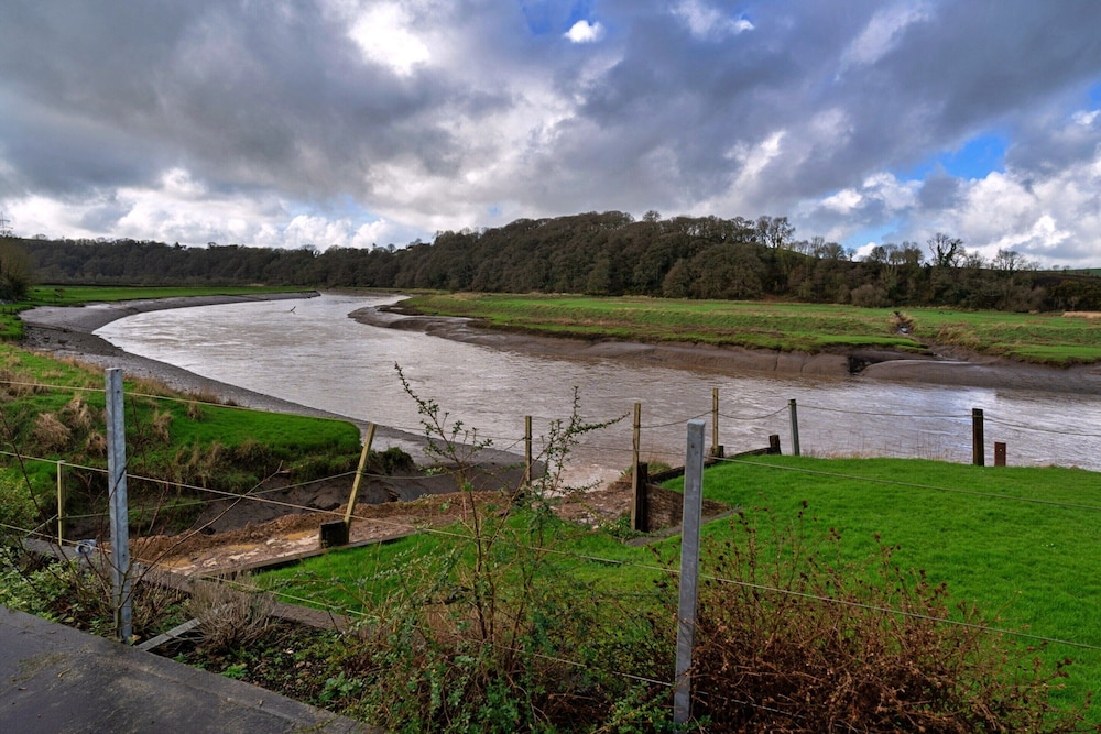 Riverside Home in Devon With Stunning Views
