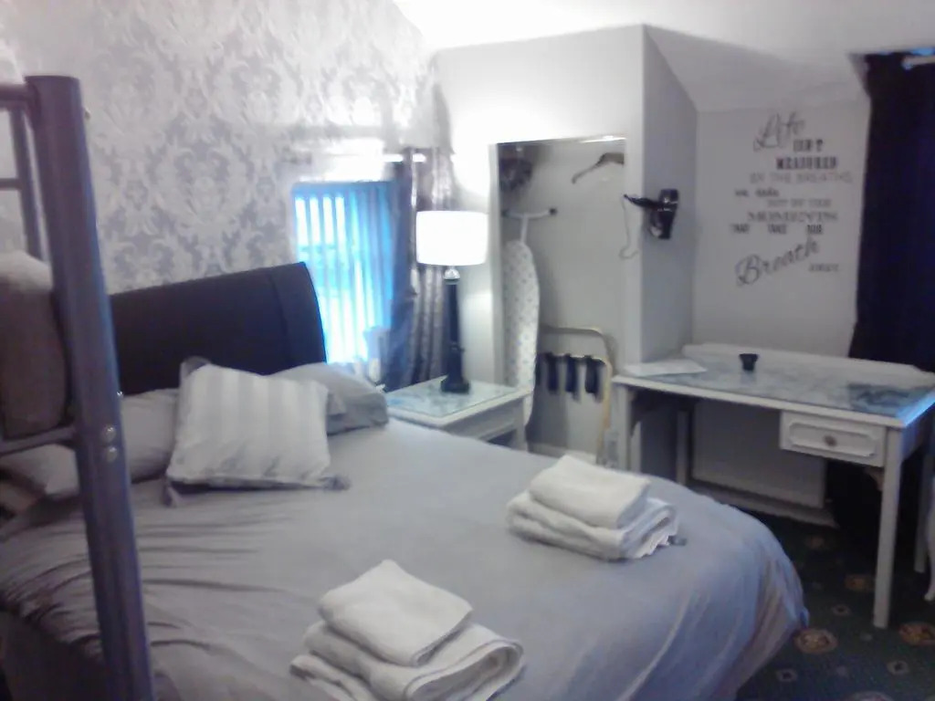 Holland Hotel