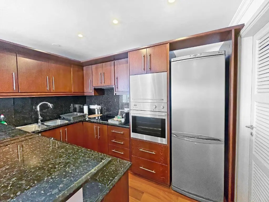 180  SEAVIEW Apt. right on famous beach promenade