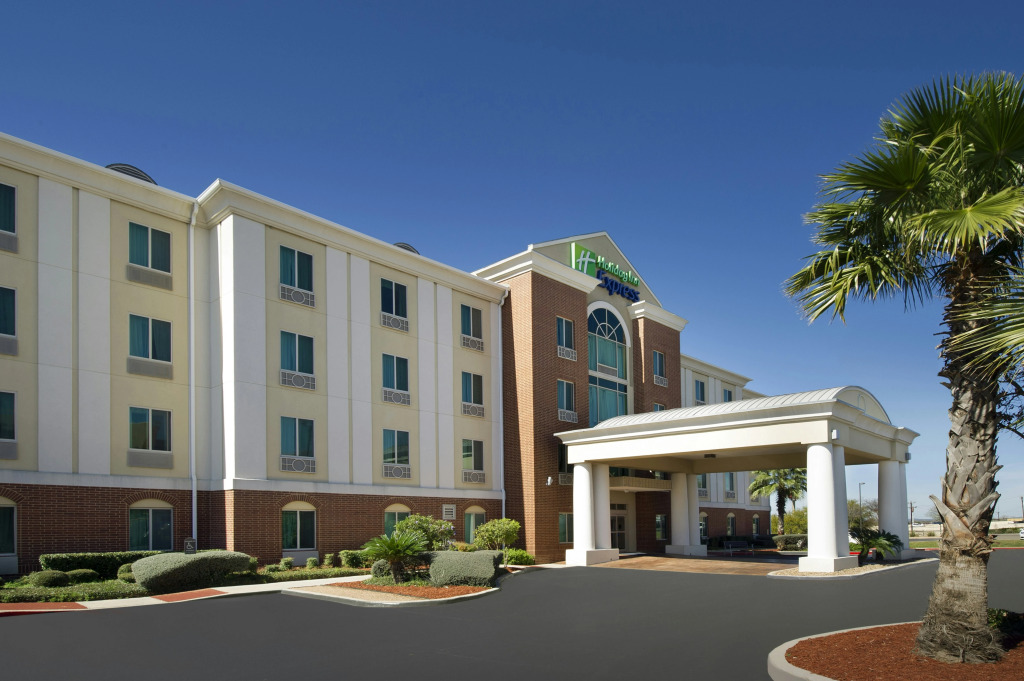 Holiday Inn Express & Suites San Antonio West Sea World Area by IHG