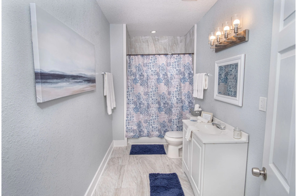 Wonderful 3 BR 2 BA Near Downtown