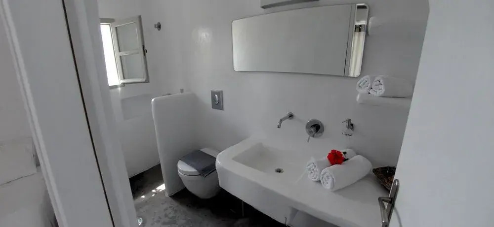 Aris Apartments