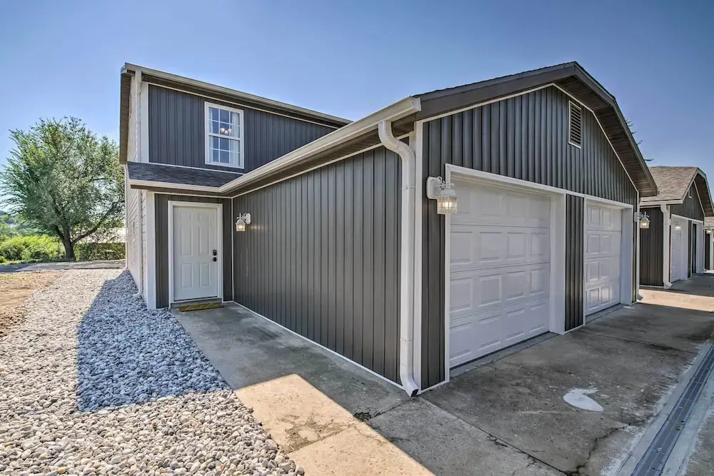 Chic Townhome ~ 6 Mi to Talking Rocks Cavern!