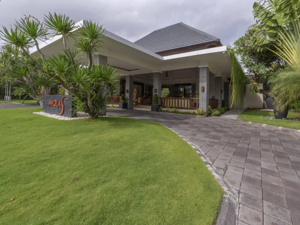 The Wolas Villas