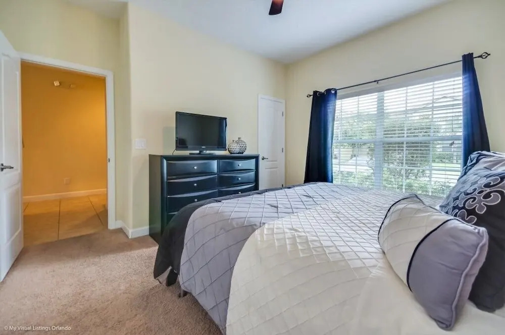 8962cuban 4 Bedroom Townhouse
