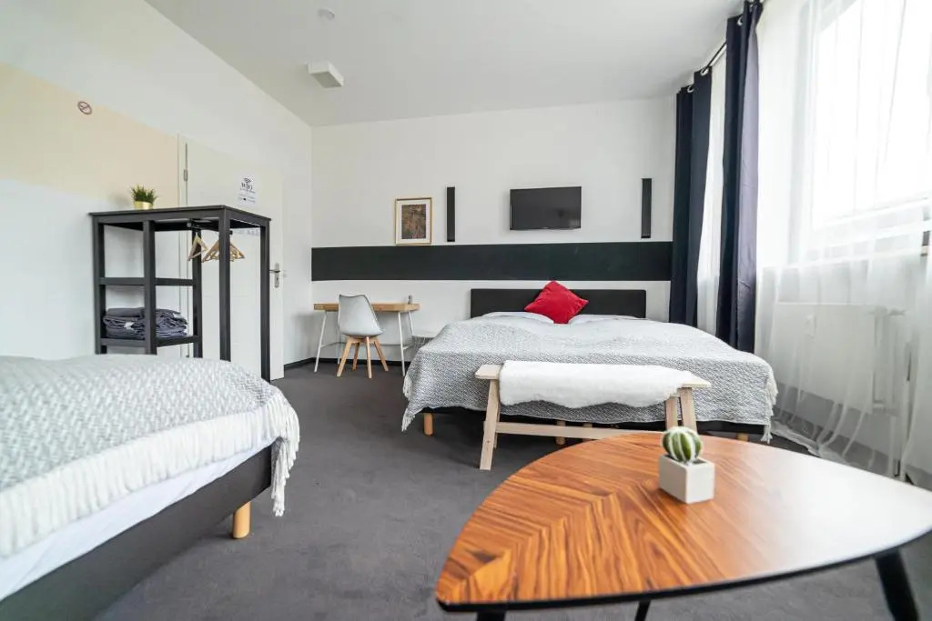 FULL HOUSE Hotel Nürnberg - shared bath & kitchen