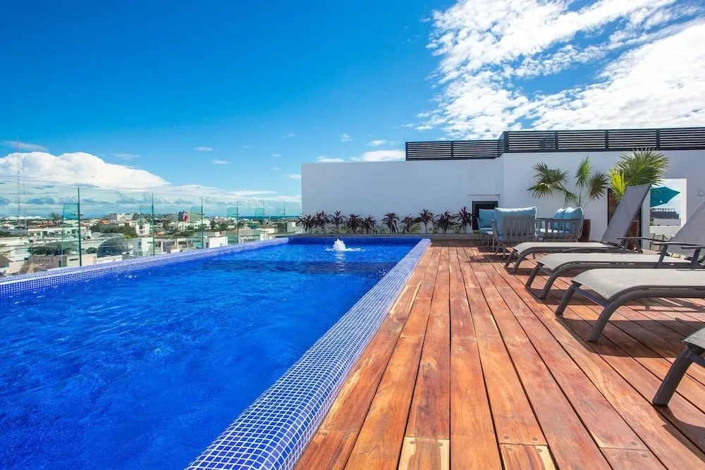 Amazing 2BR Condo w/ Pool+views!! Dream Location!!