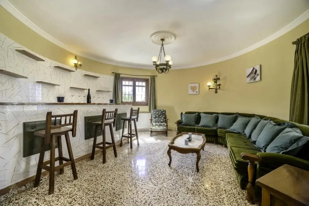 Villa - 4 Bedrooms with Pool and WiFi - 107481