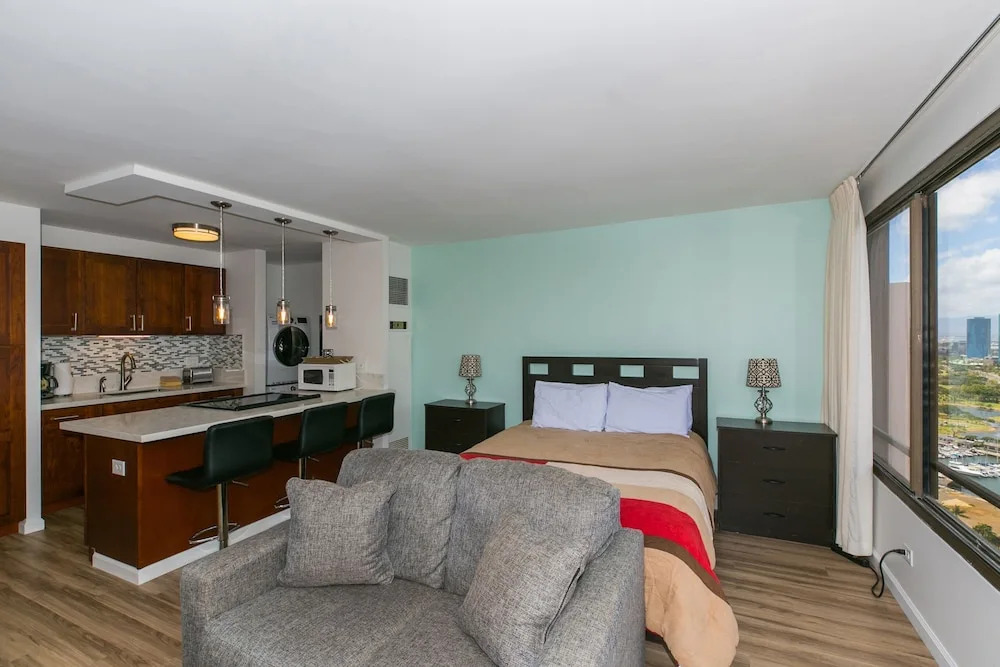 Discovery Bay 3505 1 Bedroom Condo