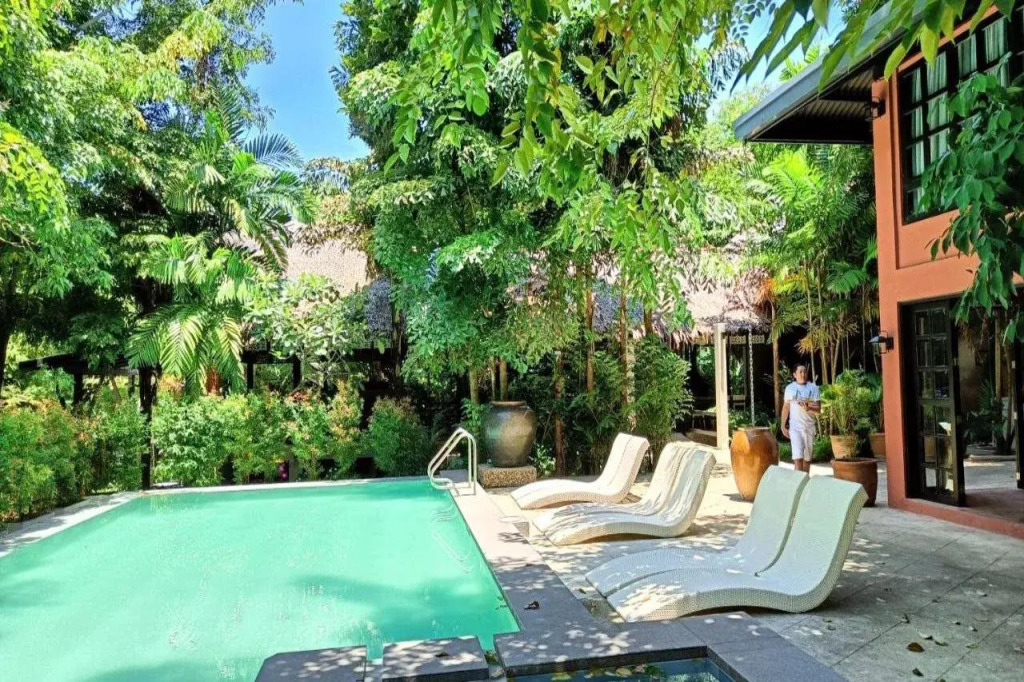 Senare Boracay Hotel