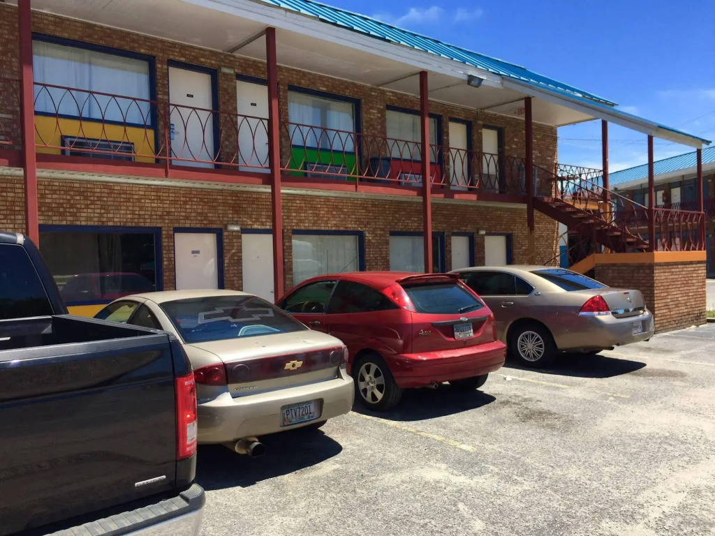 Gordon Highway Inn