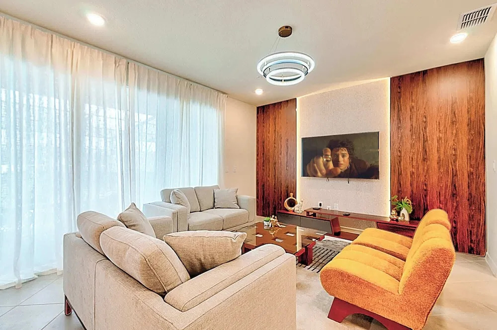 Family-friendly Townhouse w/ Private Pool & Game Room