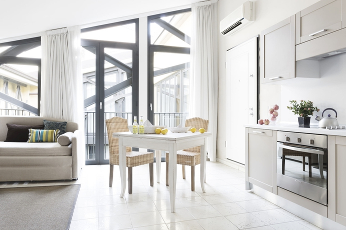 Adriano Residence