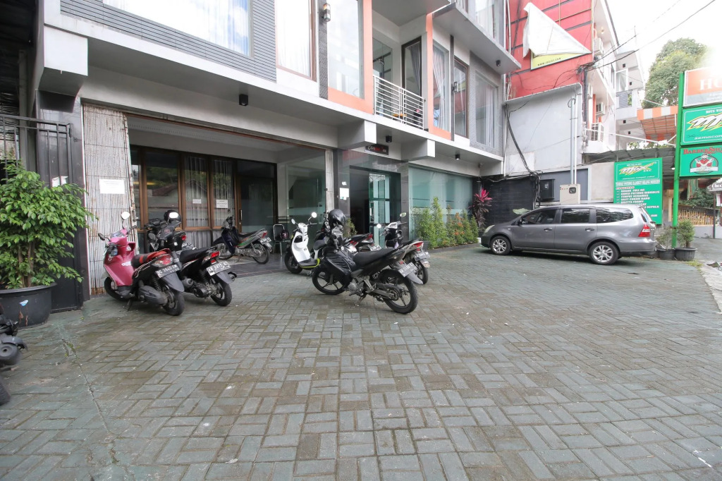 RedDoorz Plus near Universitas Negeri Yogyakarta