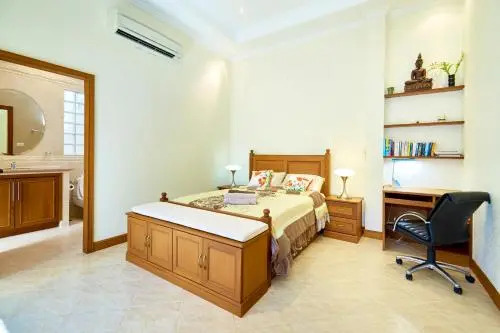Golden Villa by Fantasea Beach