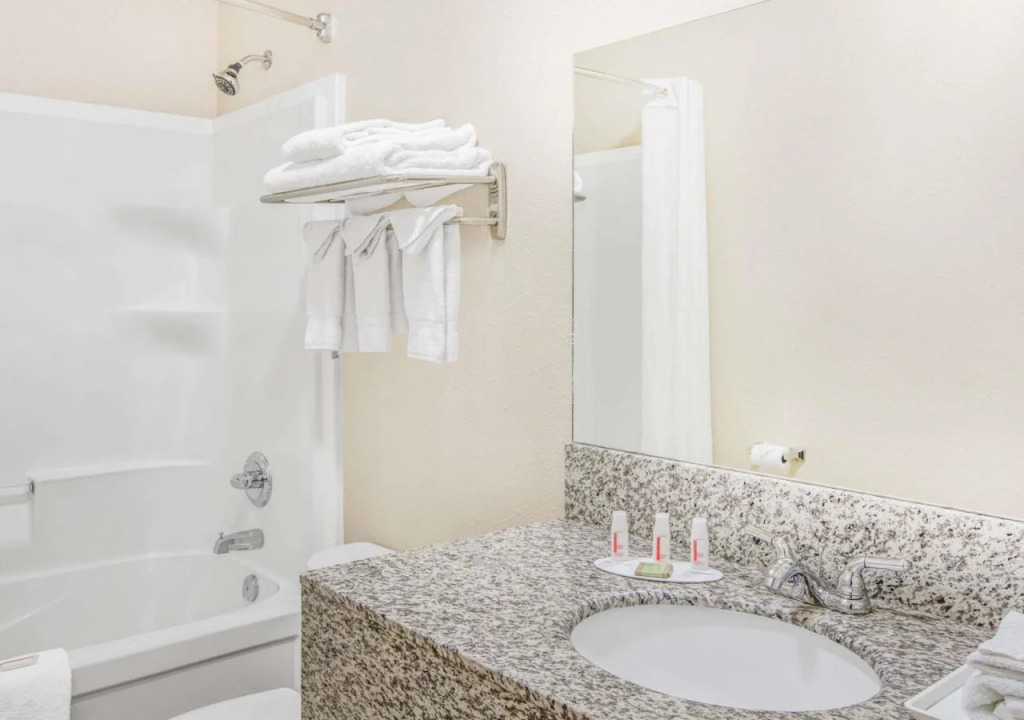 High Point Inn & Suites Peace River