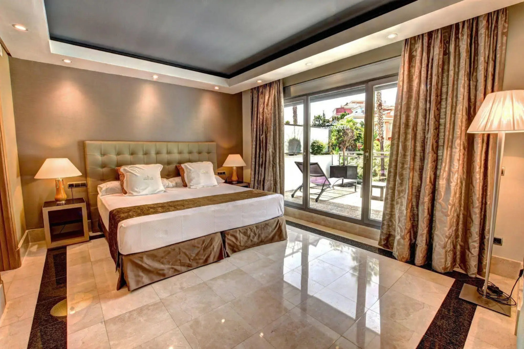 ArtPlatinum SUITES&APARTMENTS