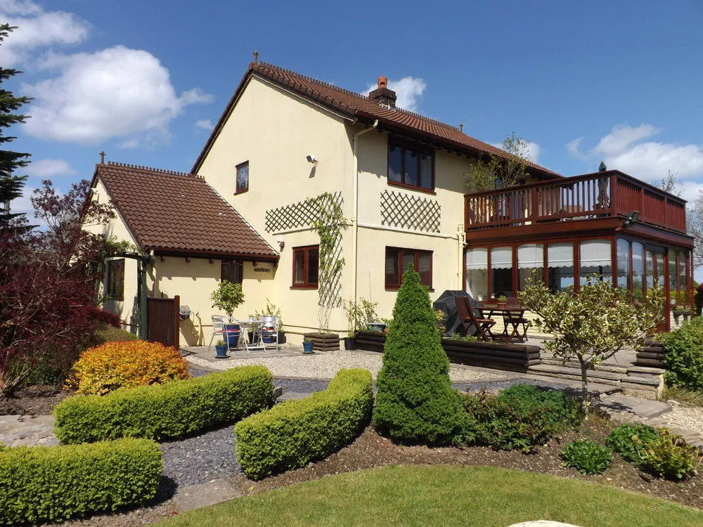 Ty Castell Bed  Breakfast - Home of the Kingfisher