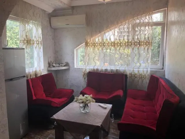 Mzeos House