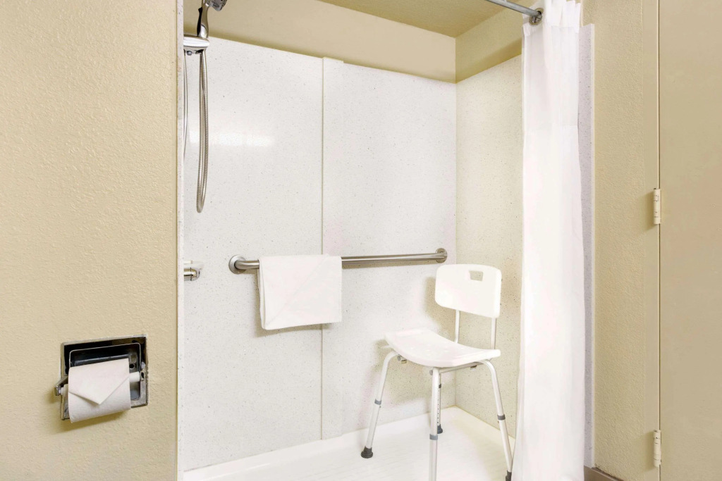 Отель Four Points by Sheraton Charlotte Airport