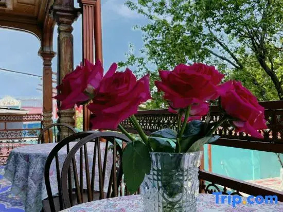 Hi YiLi·blue lane villa(Yili Old Town Kazanqi Branch)
