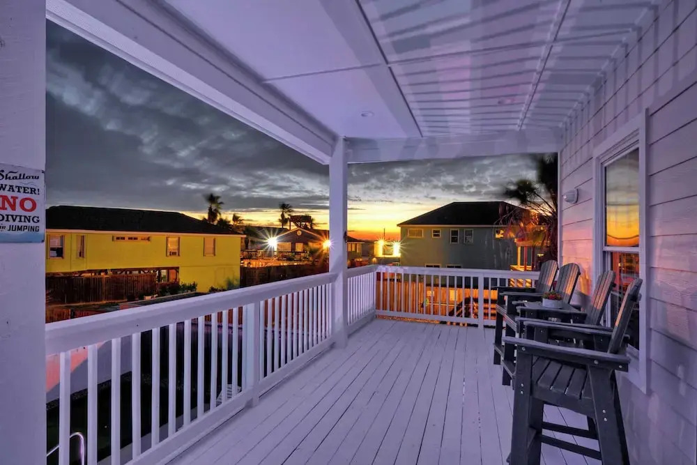 Priv Pool & Yard w/ Putting Green! Newly Remodeled Always Sunny by Avantstay