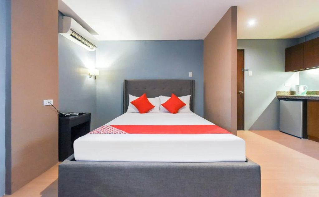 OYO 111 The Chipper Hotel