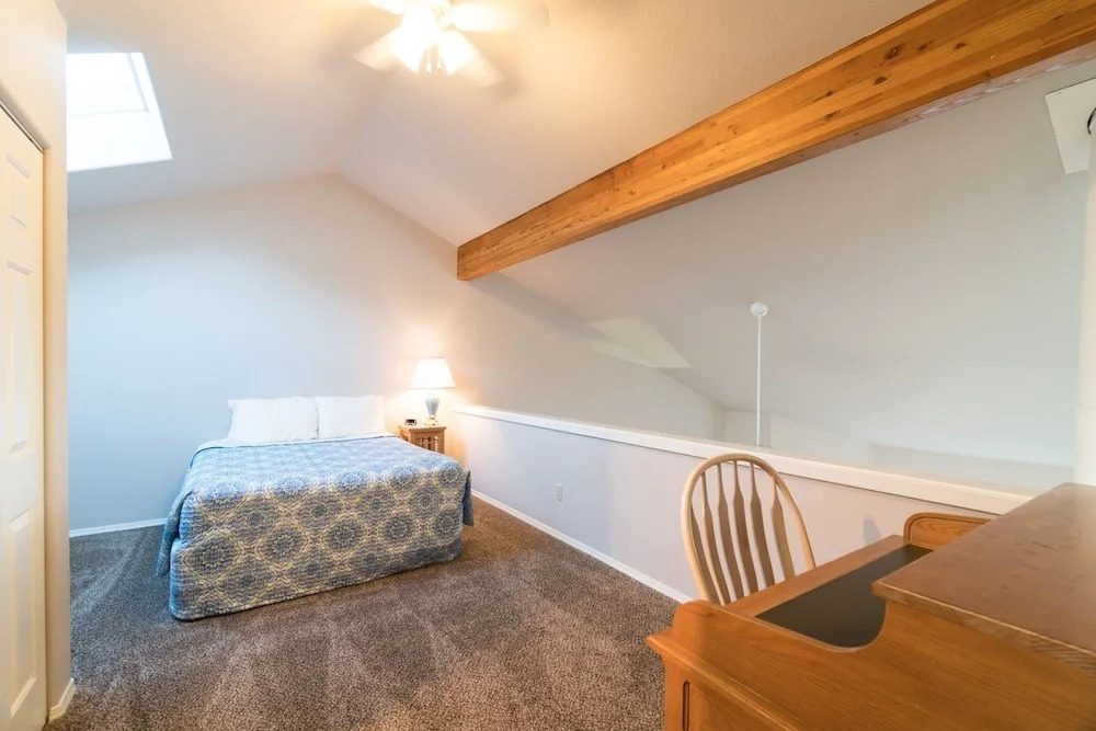 SeaQuell 3 Br condo by RedAwning