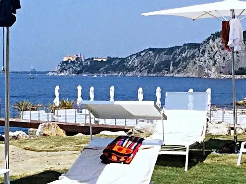 Portopiccolo Avolare Apartments in panoramic terrasses, beach included