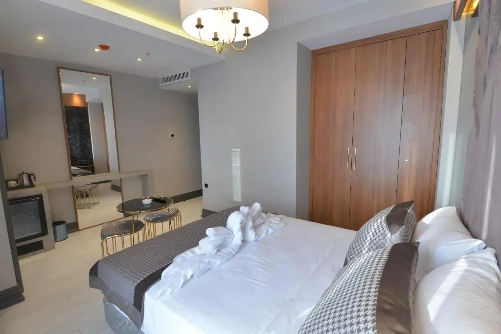 Santra Hotel