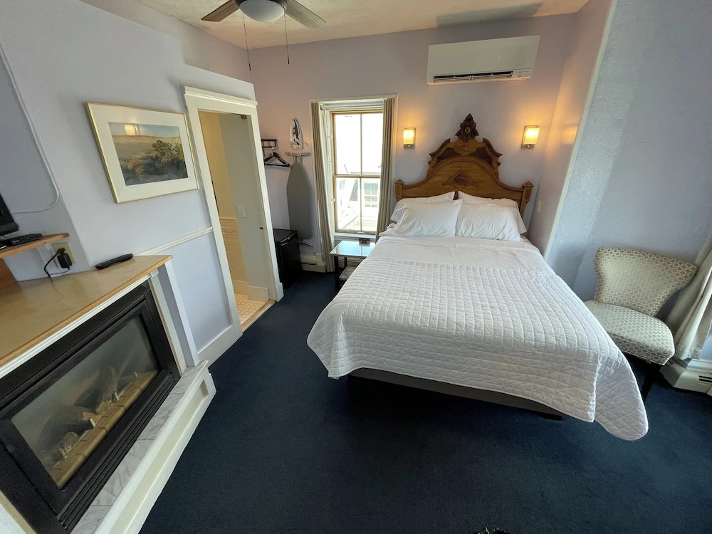 Brasswood Inn