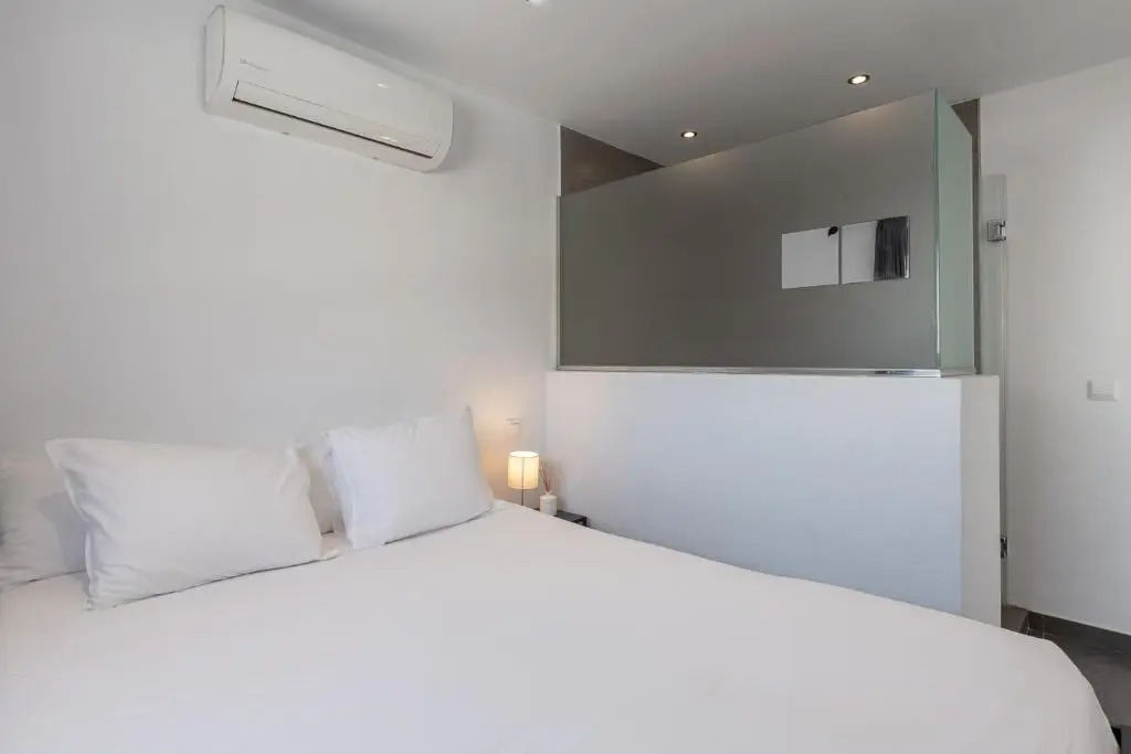 Enjoy Estepona at our Fully equipped 2BR Town House, Beach- 1MIN