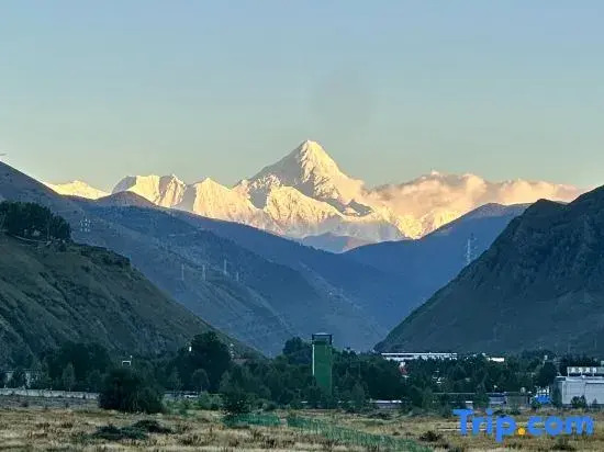 Snow Mountain Mijing Homestay (Xinduqiao Branch)